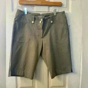 Nike golf women’s  Bermuda shorts size 8